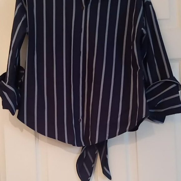 shirt - Picture 3 of 3